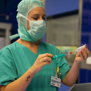 Die Vorbereitung der Anästhesie ist eine der wichtigen Aufgaben von Anästhesietechnischen Assistenten