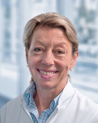 Dr. med. Kerstin Peters, Oberärztin der Klinik für Orthopädie und Unfallchirurgie am Marienhospital Stuttgart