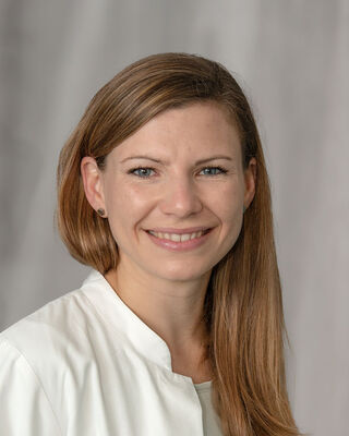 Dr. med. Leonie Autenrieth, Oberärztin der Klinik für Gynäkologie und Geburtshilfe am Marienhospital Stuttgart