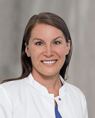 Dr. med. Sonja Jetter, Oberärztin der Klinik für Gynäkologie und Geburtshilfe am Marienhospital Stuttgart Dr. med. Sonja Jetter, Oberärztin der Klinik für Gynäkologie und Geburtshilfe am Marienhospital Stuttgart