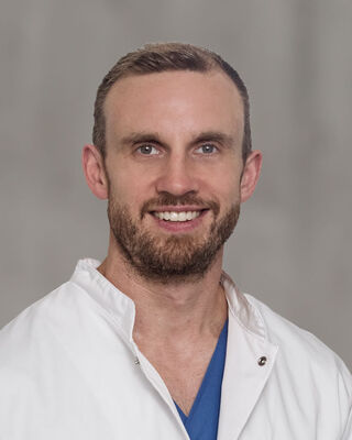 Dr. med. Christoph Pentzlin, Oberarzt der Klinik für Gynäkologie und Geburtshilfe am Marienhospital Stuttgart Dr. med. Christoph Pentzlin, Oberarzt der Klinik für Gynäkologie und Geburtshilfe am Marienhospital Stuttgart