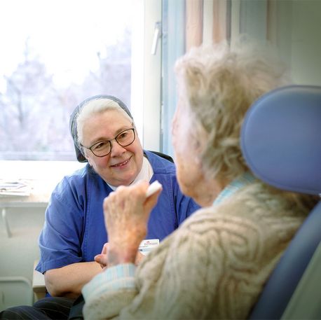 Das Team der Beratung für Pflege und Soziales unterstützt Patienten und ihre Angehörigen